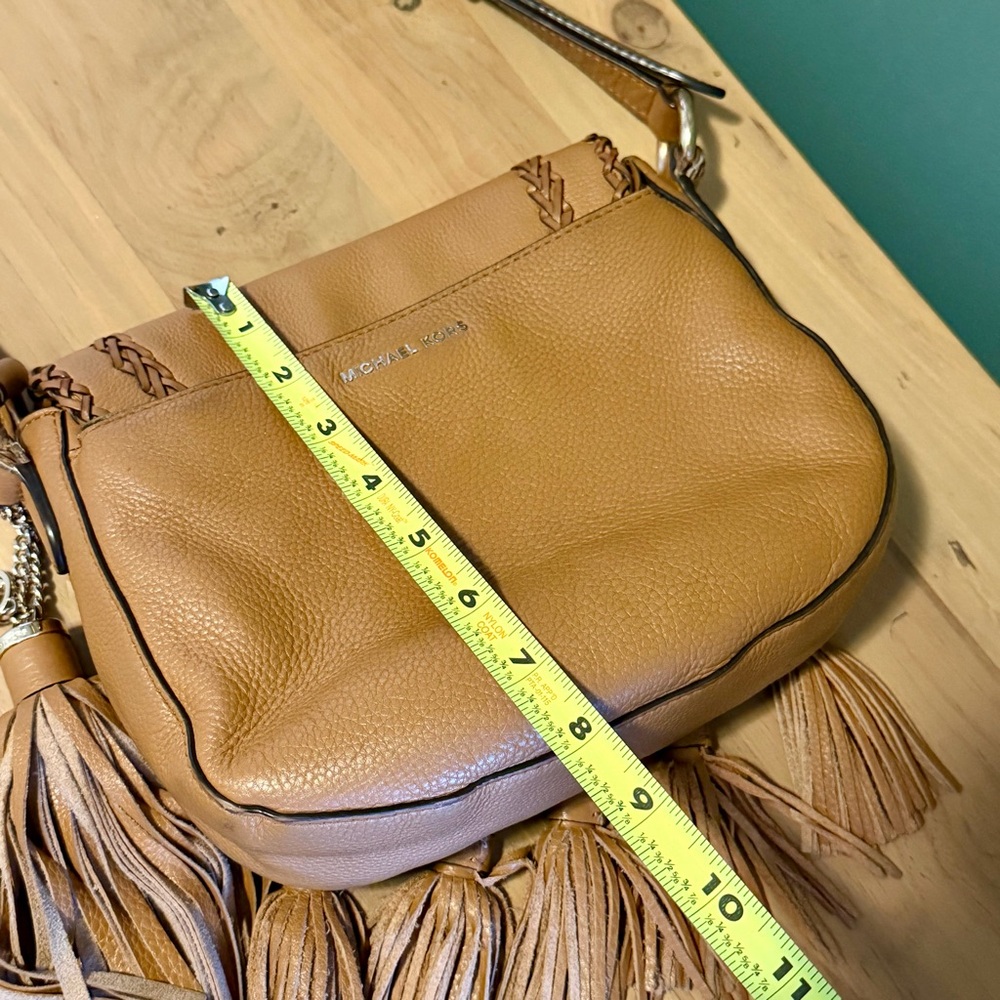 Michael Kors Leather Crossbody Saddle Bag Tan Tassel Boho Chic - Picture 12 of 14